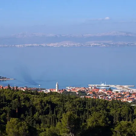 Apartament With Wifi Supetar, Brac - 19175 Supetar